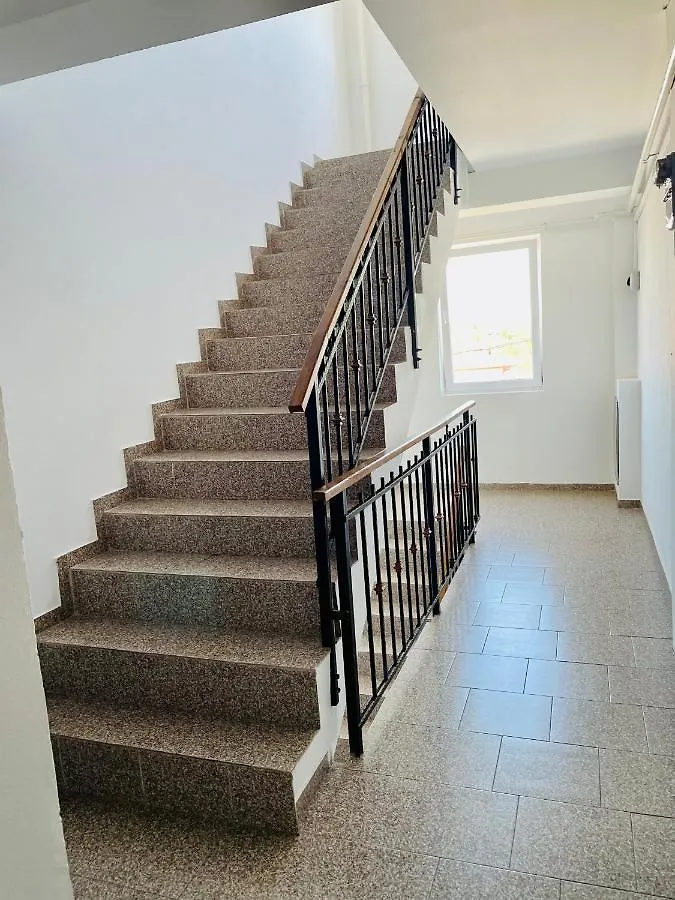 Dream Sury Apartment - Metrou Leonida, Spital Obregia Bucareste